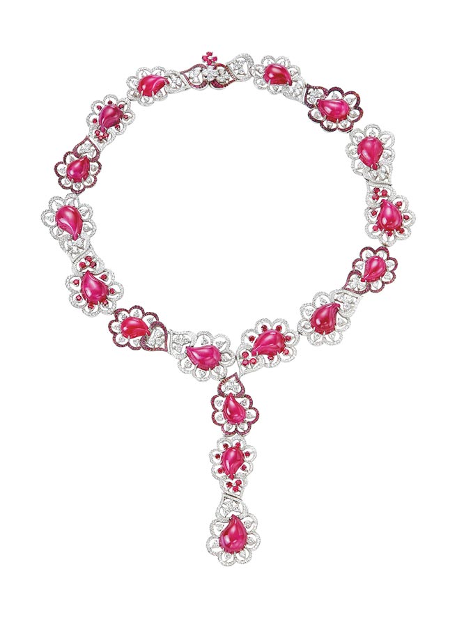 蕭邦Red Carpet紅地毯系列紅寶石項鍊，1259萬元。（CHOPARD提供）