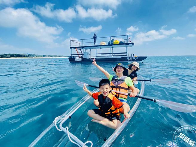 隘门沙滩体验好玩又能轻松摆拍的透明独木舟