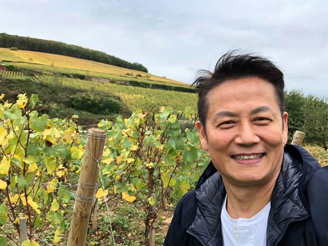 徐乃麟一早喉嚨不舒服，慎重起見取消今天錄影。（摘自臉書）