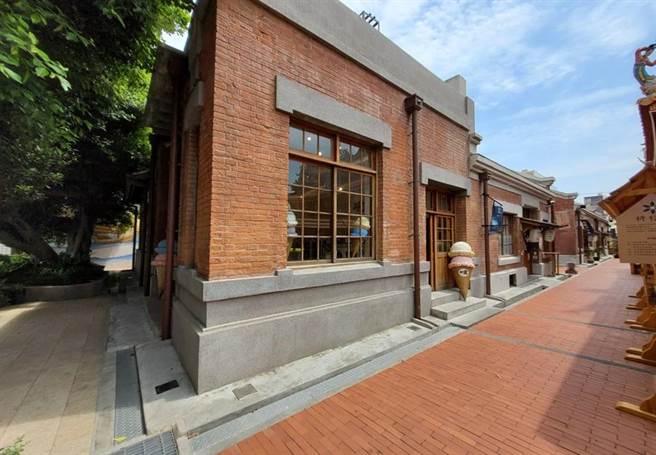 未来将与梧栖老街的日式古蹟建物「官吏派出所宿舍群」相互辉映。（台中港务分公司提供）