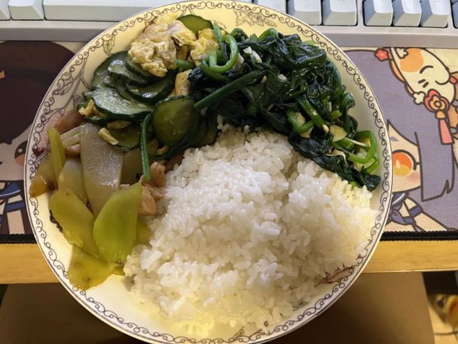 合租鄰居分了一頓飯。（作者提供）