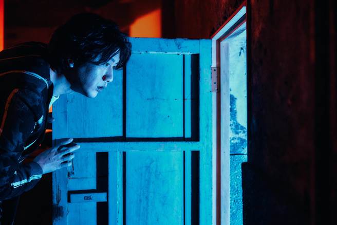 莫子仪于《梦游的人》音乐剧场，担任文本及声音设计。（有享娱乐提供）