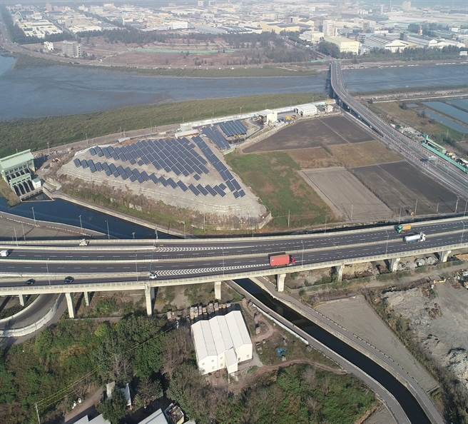 彰化县政府争取中央补助，开辟建鹿安桥衔接西滨快速公路桥下道路工程计画，22日举行动土典礼。（彰化县政府提供／吴敏菁彰化传真）