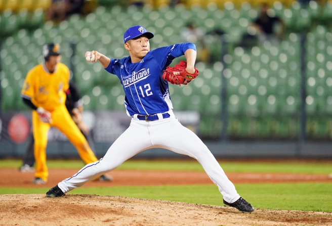 富邦悍将江国豪。（富邦悍将提供）