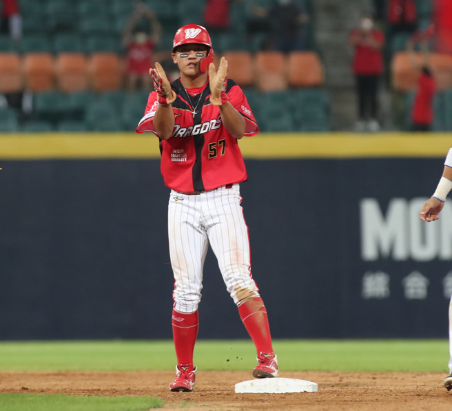 味全龙拿莫・伊漾。（资料照，郑任南摄）