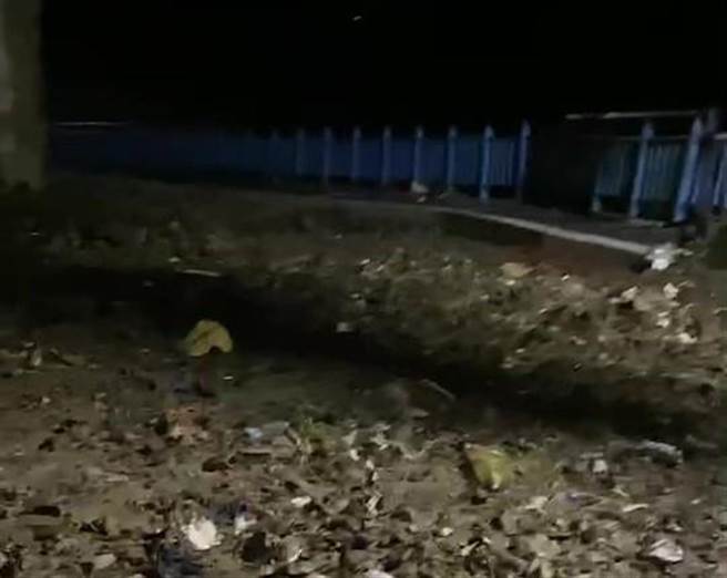 台东县太麻里乡多良火车站旁道路土石流，乡公所紧急封闭道路。（民眾提供／蔡旻妤台东传真）