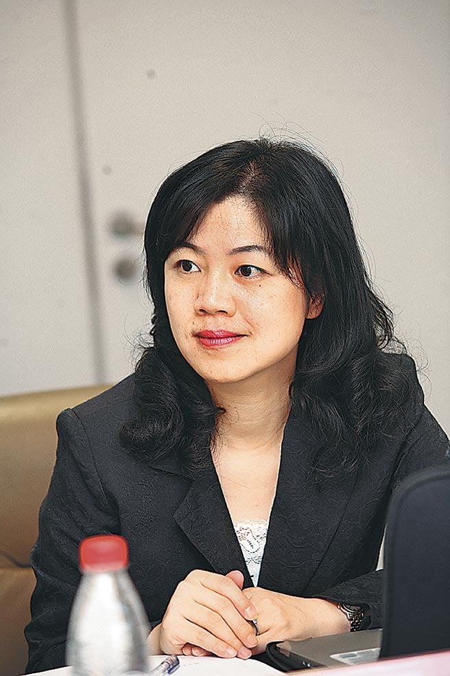 中经院绿色经济研究中心主任温丽琪指出，善用循环经济，才能真正对减碳带来重要贡献，让经济活动永续发展。图／本人提供