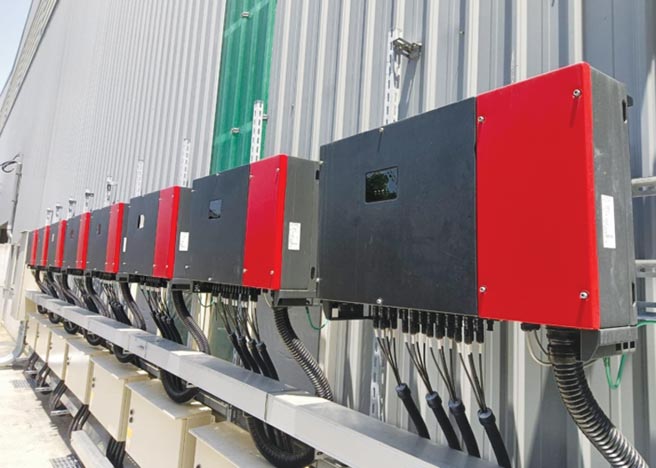 新望变流器电厂实绩。图／业者提供