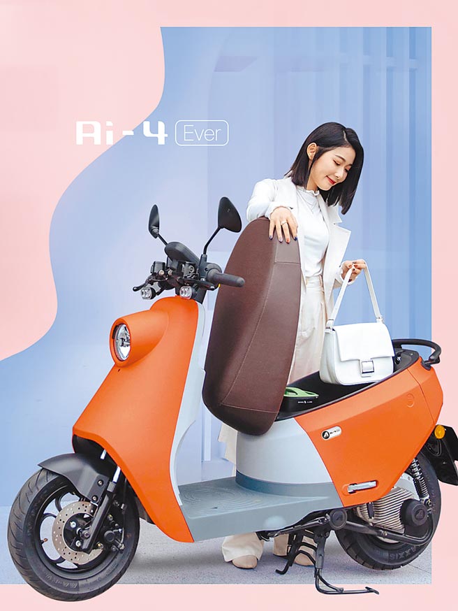 現在入主Ai-4 Ever即享總值近2000元的安全帽、車牌板與坐墊收納袋貼心三好禮。（宏佳騰提供）