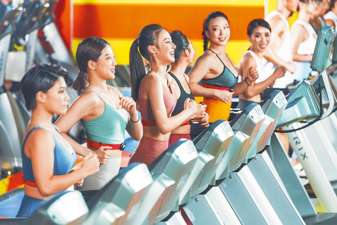 World Gym替打3劑疫苗的新舊會員釋出優惠。（World Gym提供）