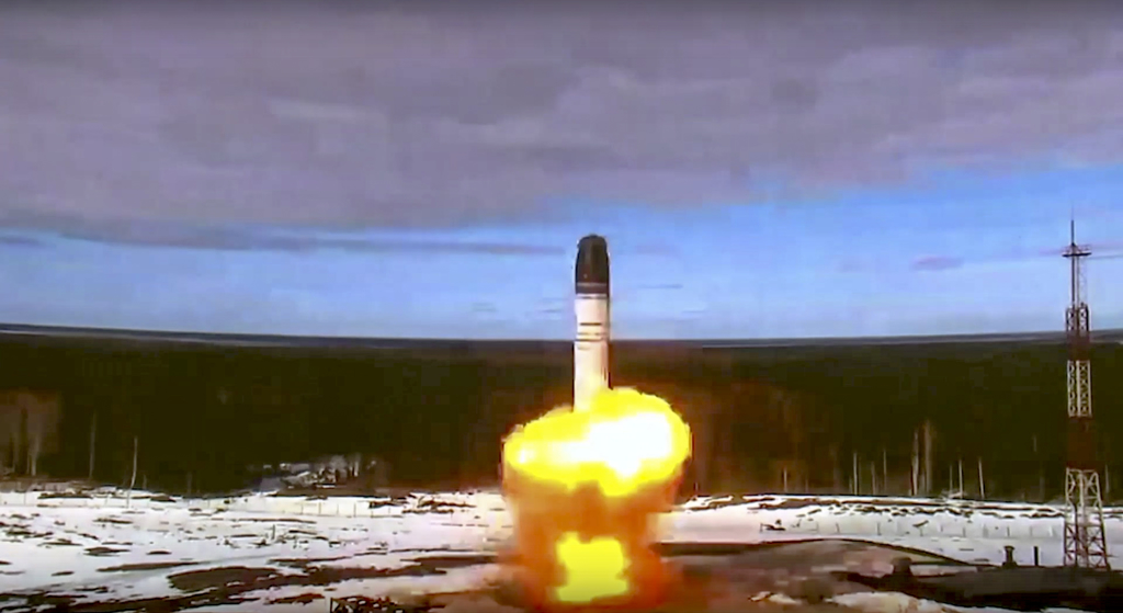 週三俄罗斯宣布成功试射了「萨尔玛特」（RS-28 Sarmat）洲际弹道飞弹。（图/美联社）(photo:ChinaTimes)