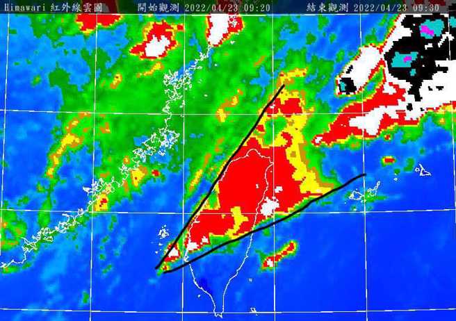 红萝卜状对流云系狂长。（图／翻摄自贾新兴脸书）