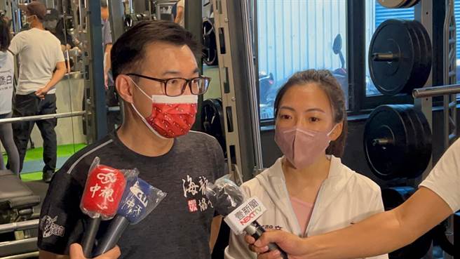 近日中央抛出「以筛代隔」，国民党立委江启臣怒批，防疫指引不明确，让人民无所适从。（柯宗纬摄）