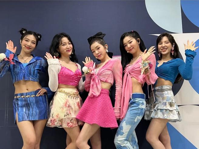 Red Velvet教你Y2K这样穿 掌握要点穿出甜辣味（翻摄自Red Velvet官方IG帐号）