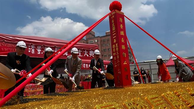 「清景麟长胜」位于台南新营长胜营区的市地重划开发区基地动土。（柯宗纬摄）