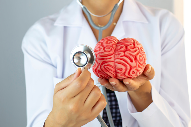 不想失智要先正确刷牙 睡前多个动作 更防细菌入侵大脑。(示意图/Shutterstock)