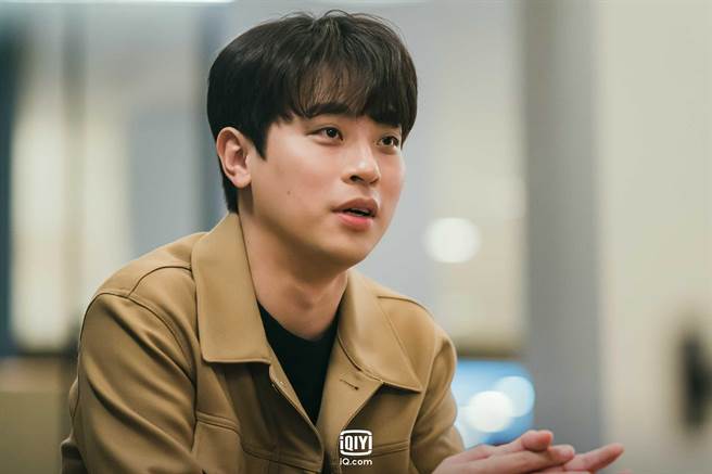 朴正民客串演出李圣经的相亲对象。（爱奇艺国际站提供）