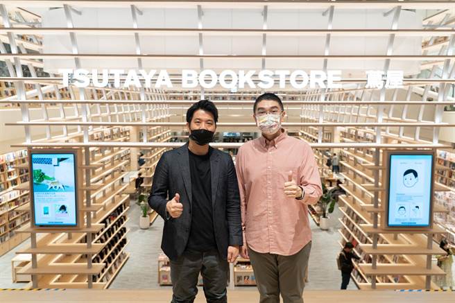 前立委谢国梁（右）认为，基隆应该要有24小时人文书店，台湾茑屋总经理桥本龙之介（左）表示，基隆当然是自己非常重视的城市，对基隆的海岸风光与小吃美食印象深刻。（谢国梁办公室提供／陈敬哲基隆传真）