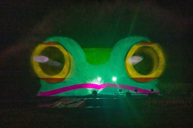 「和美仙境」以和美山的自然风光与在地的翡翠树蛙等物种为故事主轴。（新北市观旅局提供）