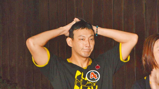 威廉自責害隊伍比賽失敗。（中視提供）