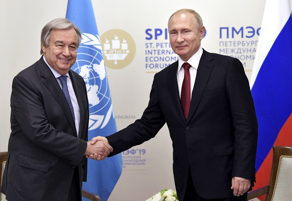 联合国秘书长古特瑞斯（Antonio Guterres）本周将先后造访俄罗斯及乌克兰。图为2019年6月古特瑞斯与普丁在圣彼得堡国际经济论坛会晤的画面。（资料照／美联社）(photo:ChinaTimes)