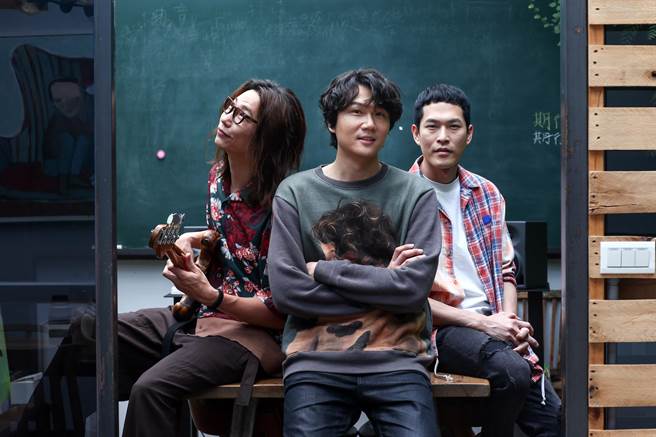 宇宙人新歌唱出许多人对爱的执着。（邓博仁摄）