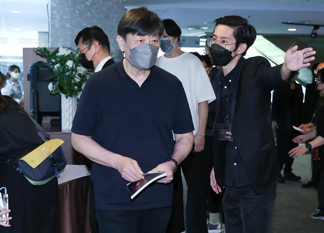 寇世勋出席顾宝明纪念追思会。（陈俊吉摄）