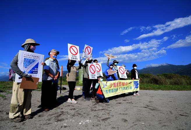 夏候鸟小燕鸥繁殖季将至，台东环团呼吁遵守「5不原则」。（庄哲权摄）
