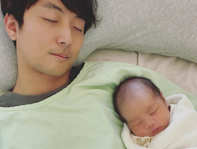 许书豪今宣布升格当爸。（翻摄许书豪脸书）