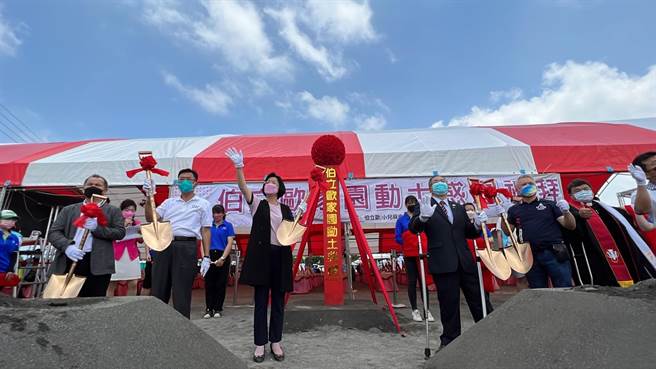 小兒麻痺關懷協會理事長陳忠盛表示，要感謝王惠美縣長積極拜託縣內慈善團體與企業募款，伯立歐家園得以順利動土，讓身障者有一處安心養老居所。（伯立歐家園提供／吳建輝彰化傳真）