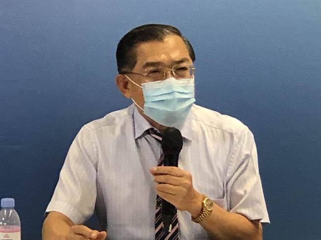 中區防疫指揮官黃高彬認為，篩檢跟隔離還是需要同時並進。（張妍溱攝）