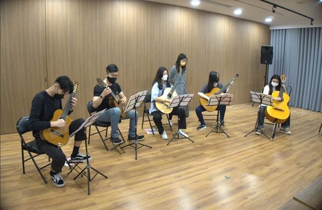 日本新堀艺术学校与米可音乐艺术学院合作，在台湾成立海外分校，打造以古典吉他为主的音乐学院。（米可音乐艺术学院提供）