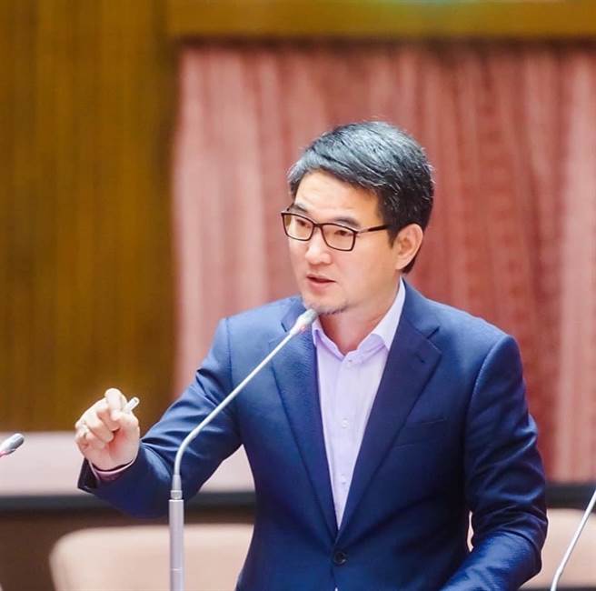 民進黨立委劉建國表示，出戰2022雲林縣長一戰，是榮耀更是責任，「我承擔，全力以赴！」（摘自臉書）