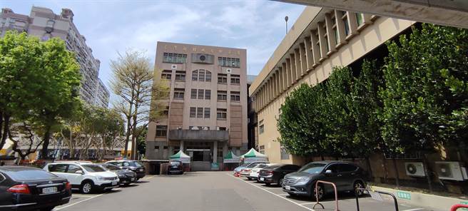 新北地检署观护人室1同仁确诊 ，检方匡列11名接触者。（陈慰慈摄）