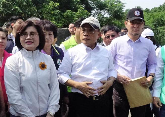 雲林縣長張麗善（前排左），立委劉建國（前排右）。(資料照片/周麗蘭攝)