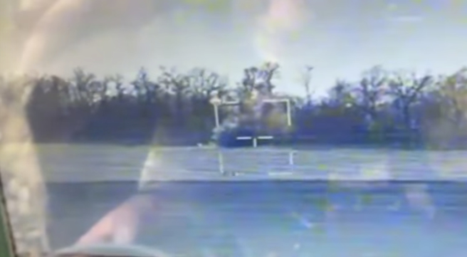 烏第36海軍陸戰隊使用自製的Stugna-P反坦克飛彈摧毀一輛俄T-72主戰坦克。（圖/截自烏克蘭海軍臉書ВМС ЗС України）