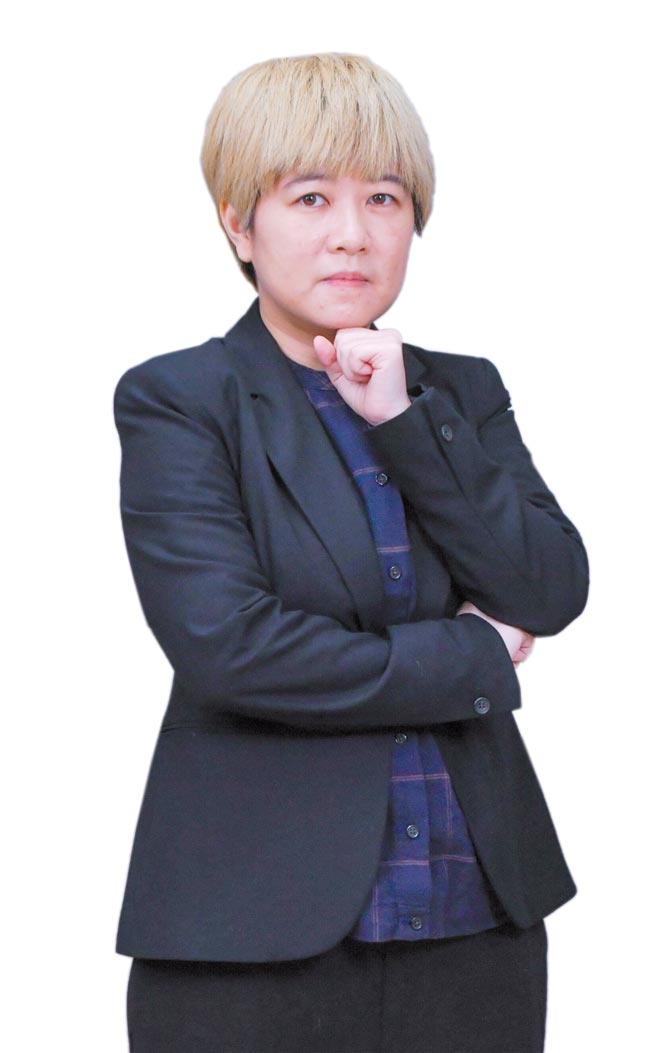 華冠投顧分析師陳秀芳