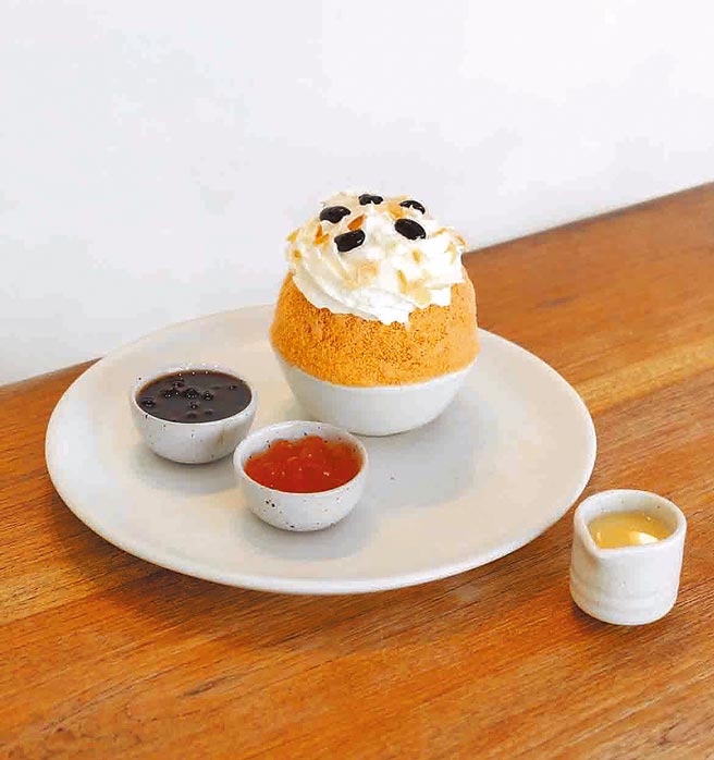 奇维奇娃Cheevit Cheeva泰式奶茶冰酥，售价140元。（SOGO提供）