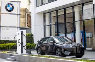汎德布局BMW智慧電能生活圈 今年底完成BMW i高速充電站環島建置