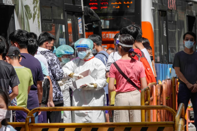 基隆市开设疫苗施打站，吸引不少民眾，却爆发妇产科群聚感染。（资料照）
