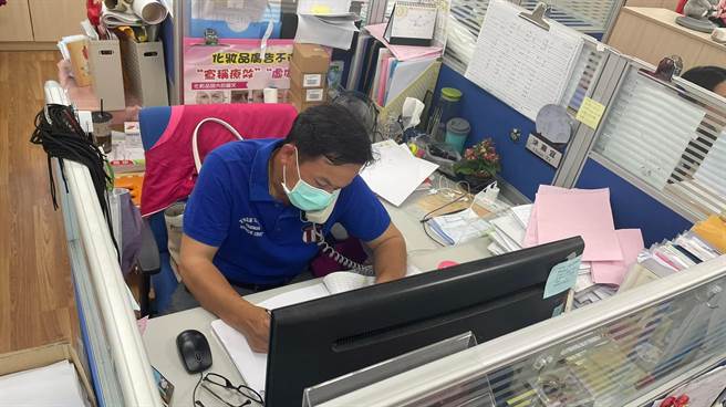 头份市卫生所最近不停接到民眾抱怨电话，图为示意图，卫生所接洽电话画面。（摘自头份市卫生所脸书／李京升苗栗传真）