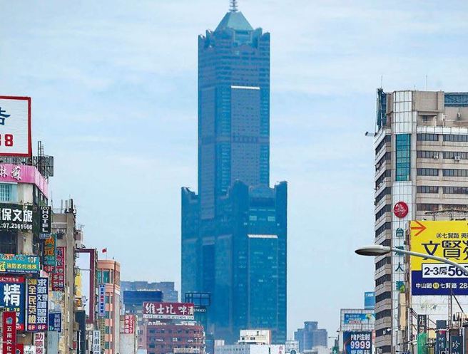 高雄八五大樓25日傳出一起命案，29歲潘姓男子被日租套房業者發現陳屍在套房內。（本報資料照片）