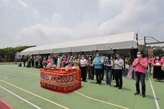 新竹市政府將投入8445萬元為青草湖國小新建多功能活動中心，為孩子營造安全並兼具美學的校園環境。 （陳育賢攝）