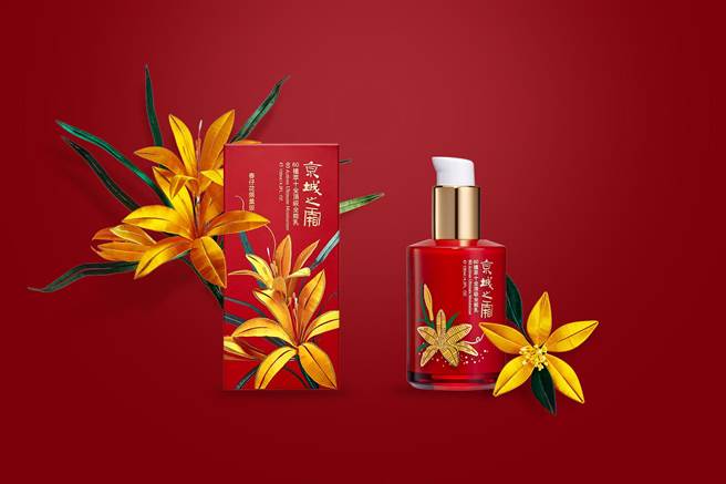 京城之霜60植萃十全顶级全能乳春仔花限定包装形象图。（京城之霜提供）