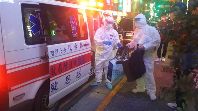 基隆市某妇产科报群聚感染，4名确诊新生儿送往医院收治。（陈彩玲摄）