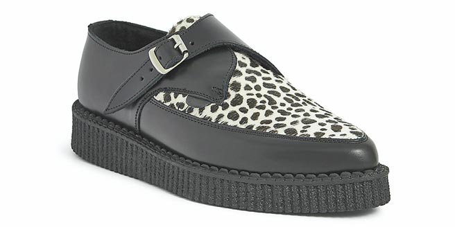 Dara以英国潮流品牌「UNDERGROUND」松糕鞋登上科切拉，145.83欧元，约4618台币。（摘自官网）