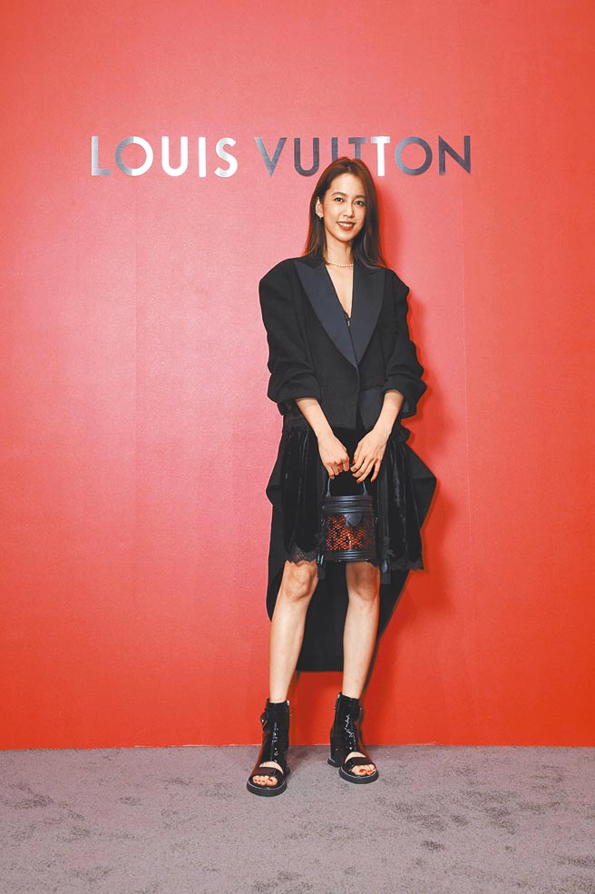 陈庭妮出席活动，提到如果要决定新家主体元素时，她会秒选沙发。（LV提供）