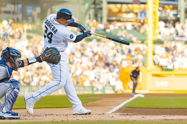 卡布瑞拉昨在首局敲出生涯第3000支安打的瞬间。（路透）