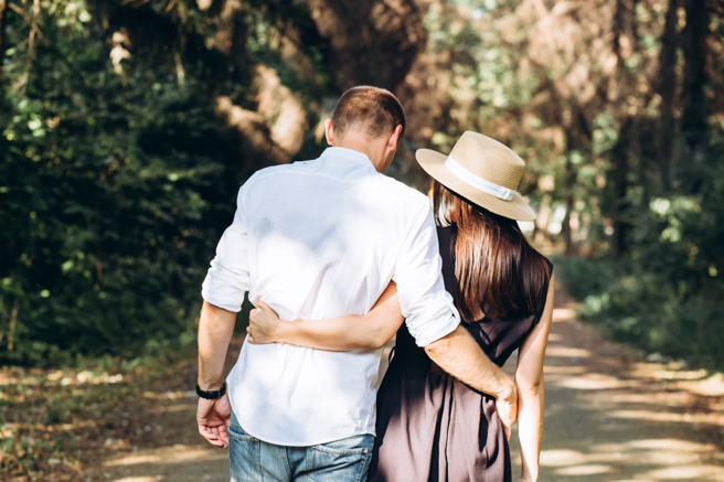 下個月牡羊、處女、金牛、水瓶星座有望收穫緣分和桃花，遇見真愛。(示意圖／Shutterstock)