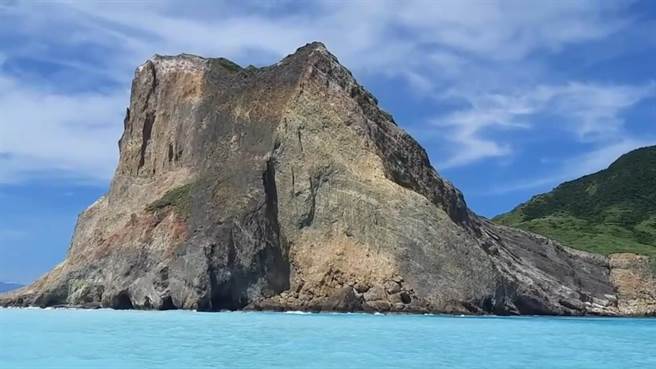 每年4月至5月是东北角风景区，赏鲸豚、萤火虫及百合花最佳欣赏季节。（交通部观光局东北角暨宜兰海岸国家风景区管理处提供／吴佩蓉宜兰传真）